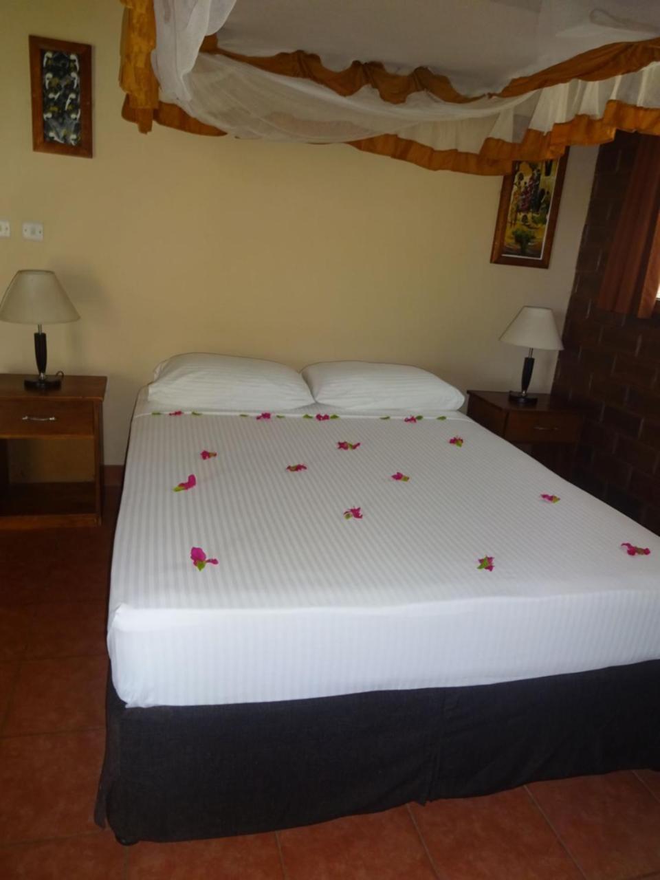 Barry'S Beach Resort Mkwaja Εξωτερικό φωτογραφία